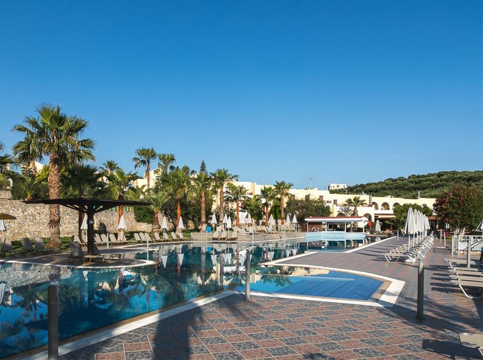 Langley Resort Almirida Bay Экстерьер фото