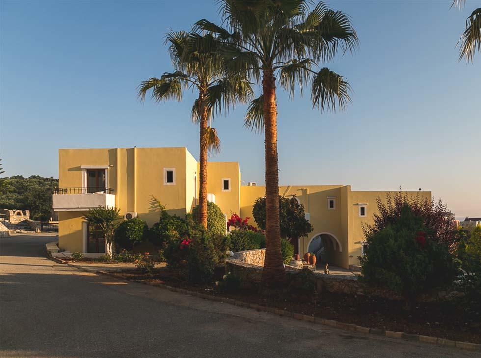 Langley Resort Almirida Bay Экстерьер фото
